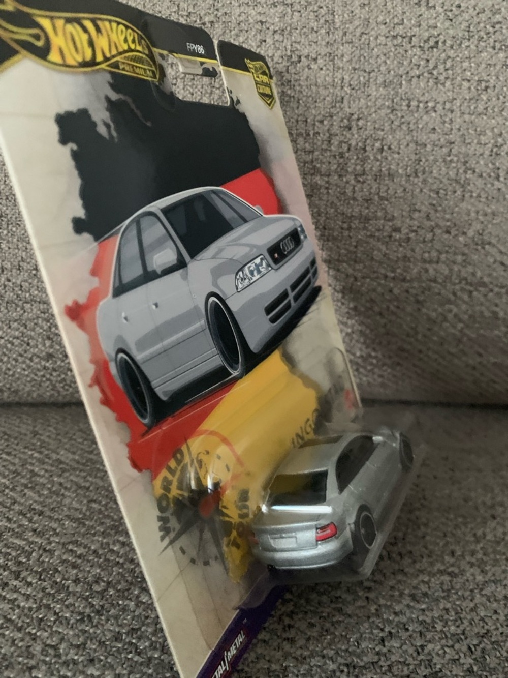 Hot Wheels Premium Audi S4 Quattro - Silver - Car Culture Real Rides - Picture 3 of 11